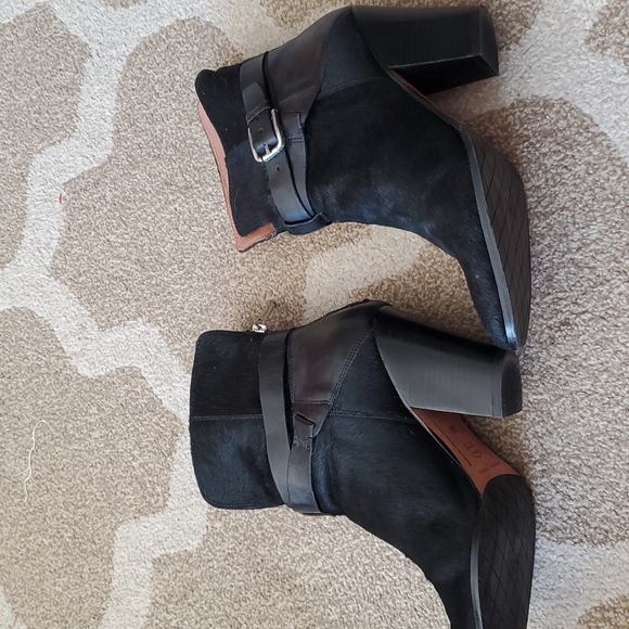 Donald J. Pliner Sarje Black Calf Hair Leather Trim Buckle Zip-Up Heeled… - Picture 14 of 15